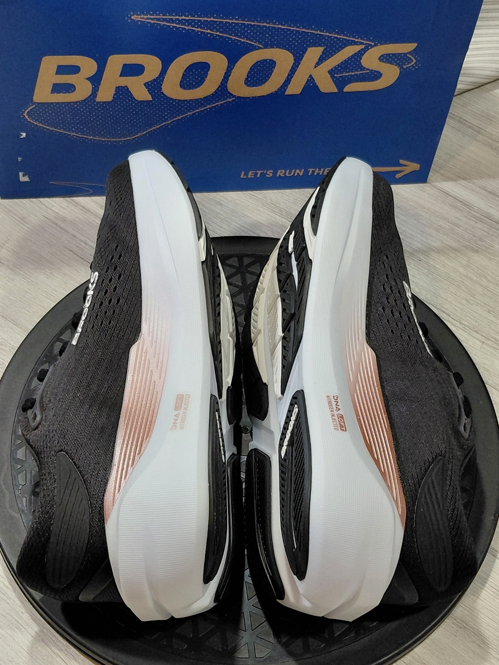 NEW Brooks Womens Ghost Max 3 Running Shoes - Black with Rose Gold SIZE 8B - Picture 6 of 14